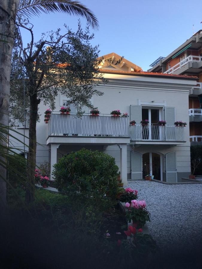 Guesthouse Villa Jung 보르디게라 외부 사진